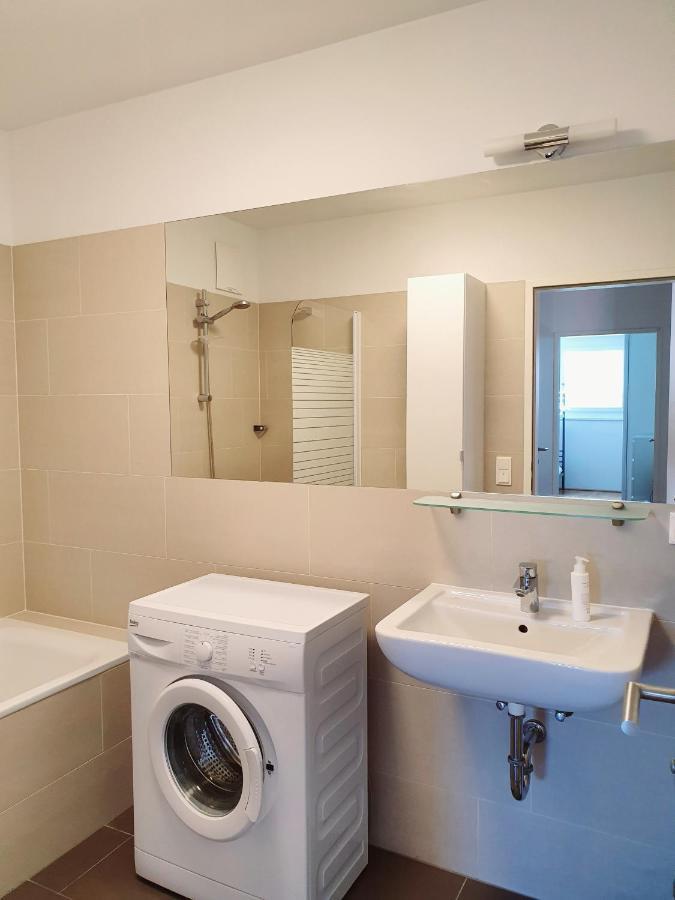 Near Lake Two Bedroom Fully Furnished Apartment Вена Экстерьер фото